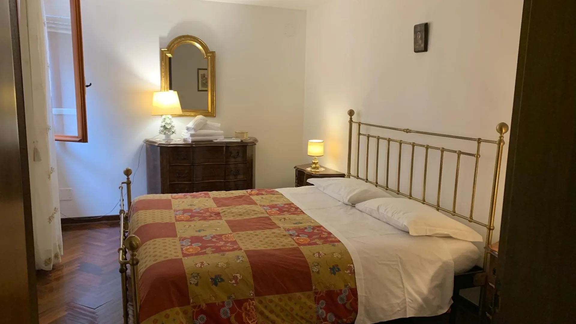 Grimaldi Apartments San Marco & Castello Венеция